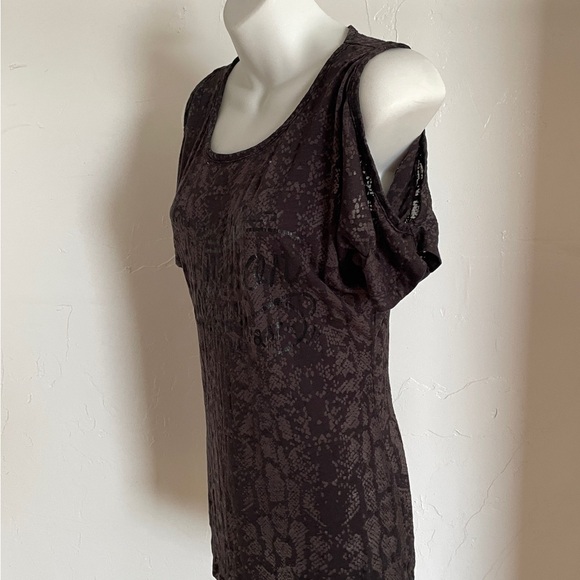 AFFLICTION Vintage Y2K Snakeskin Sublimation LOGO Print Cold Shoulder TOP Small - Picture 8 of 9